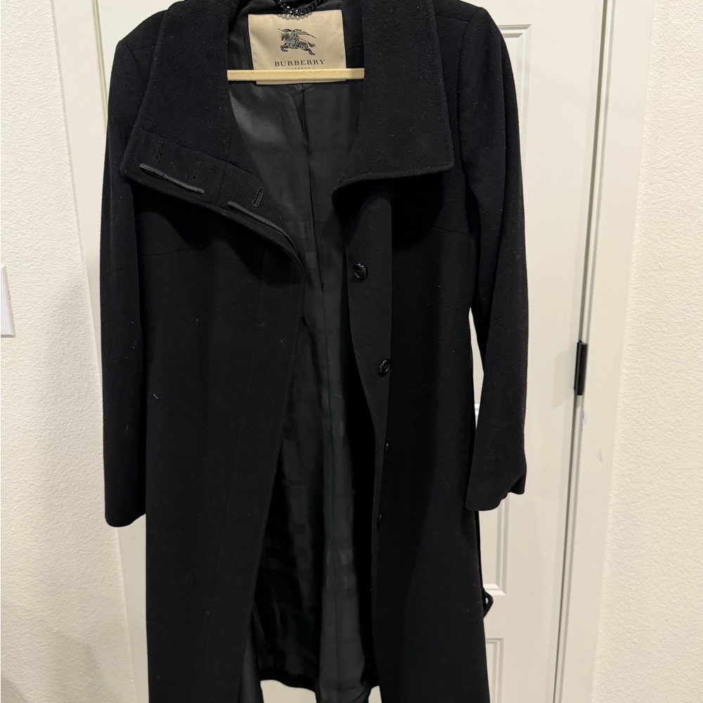 Burberry Women's Elegant Black Trench Coat